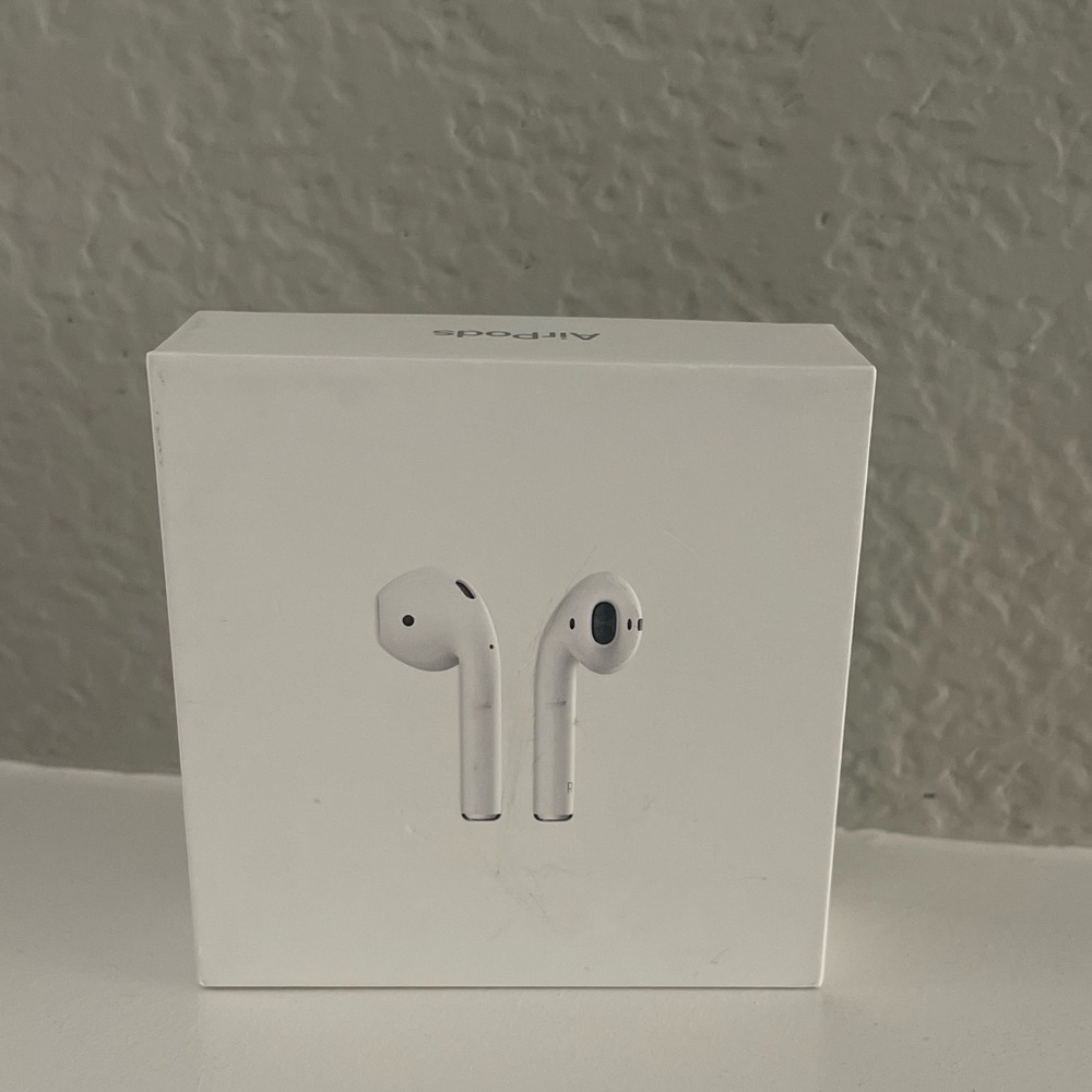 Apple AirPods 2nd Gen Earbuds with Charging Case 100% Tested